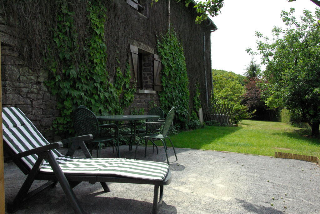 Chambres D'Hotes La Fontaine Garel Iffendic Exterior foto